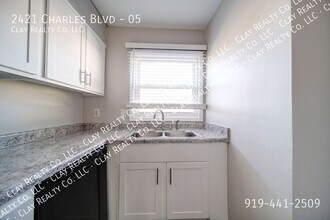 2421 Charles Blvd in Greenville, NC - Building Photo - Building Photo