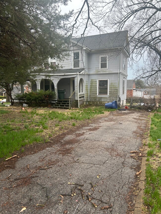 5341 Goodfellow Blvd in St. Louis, MO - Foto de edificio - Building Photo