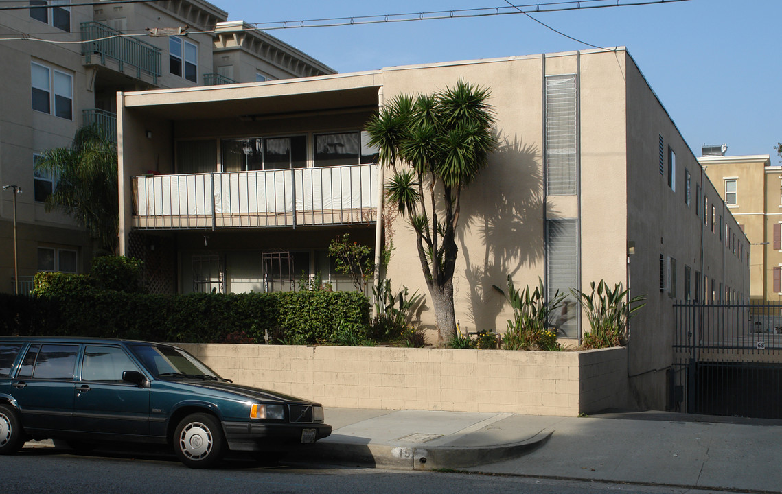 151 Hudson Ave in Pasadena, CA - Building Photo