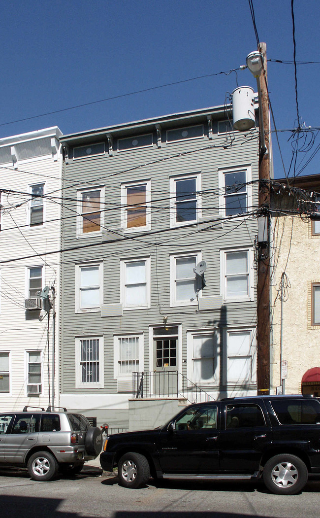 342 4th St in Jersey City, NJ - Foto de edificio - Building Photo