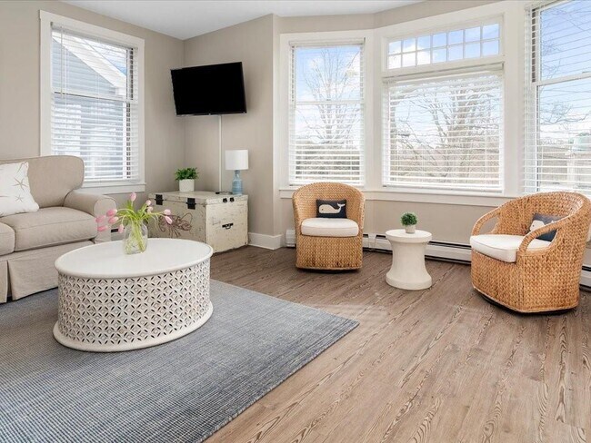 20-24 Perry St in Newport, RI - Building Photo - Building Photo