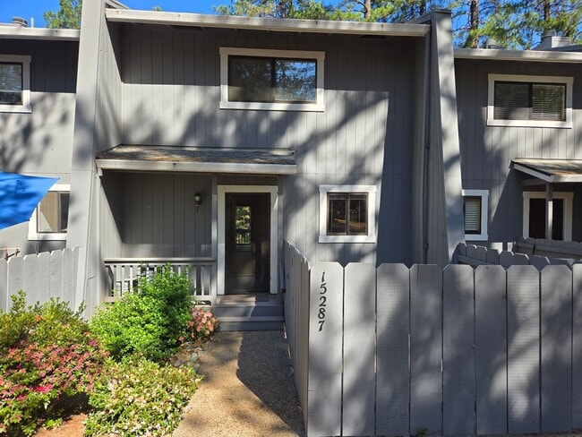 15287 Kingsbury Cir in Grass Valley, CA - Building Photo - Building Photo