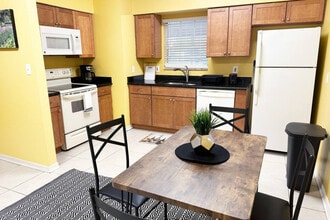 408 NW 5th Ave in Gainesville, FL - Building Photo - Building Photo