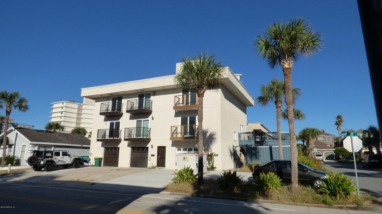 1795 1st St S in Jacksonville Beach, FL - Building Photo