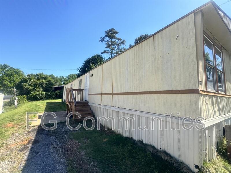 121 Tinsley Heights in Spartanburg, SC - Building Photo