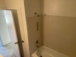 5238 N 74th Dr in Glendale, AZ - Building Photo - Building Photo
