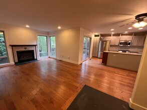 243 S Palatine Hill Rd in Portland, OR - Building Photo - Building Photo