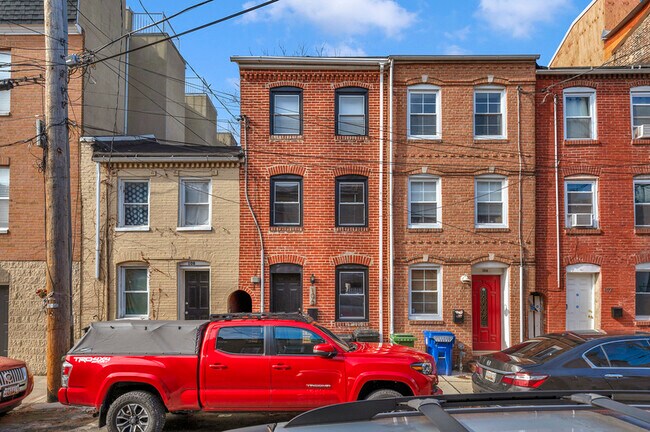 106 S Regester St in Baltimore, MD - Building Photo - Building Photo