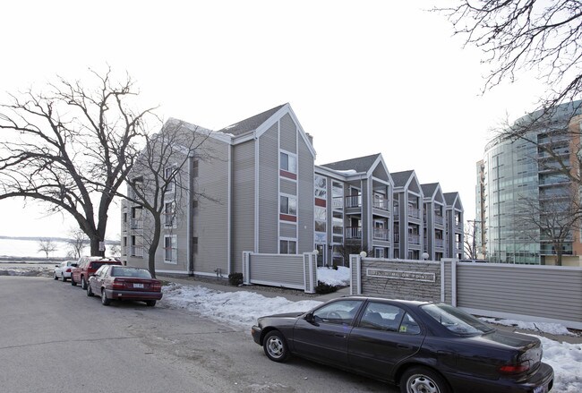 325 S Hamilton St in Madison, WI - Foto de edificio - Building Photo