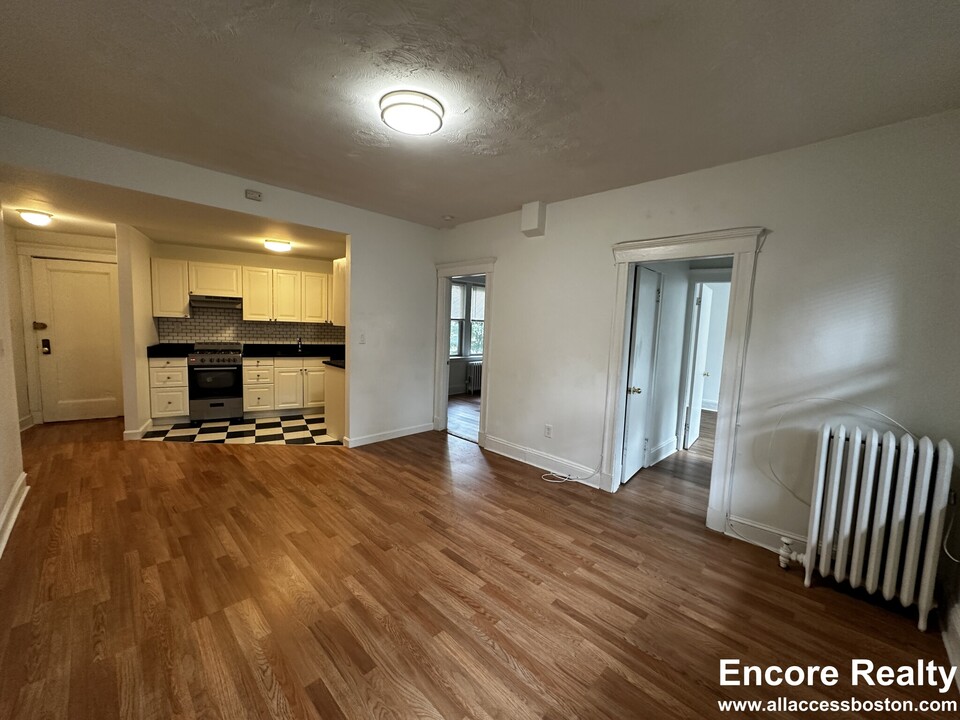109 Brainerd Rd, Unit 130-1 in Boston, MA - Foto de edificio