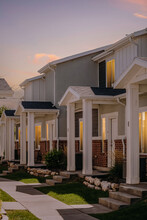 Haven Cove Townhomes in West Haven, UT - Foto de edificio - Building Photo