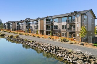 369 SE Reed Market Rd in Bend, OR - Building Photo - Building Photo