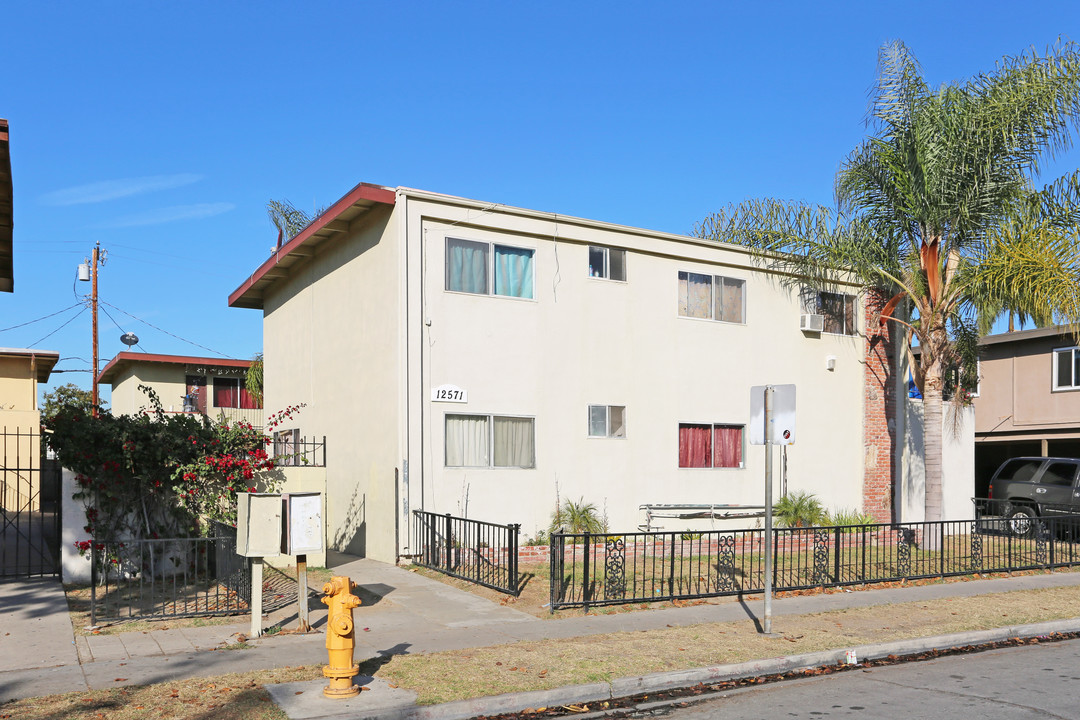 12571 Morningside Ave in Garden Grove, CA - Building Photo