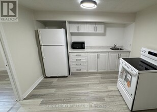 195 Blackthorn Ave in Toronto, ON - Building Photo - Building Photo