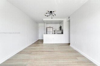 620 SW 10th St in Miami, FL - Building Photo - Building Photo