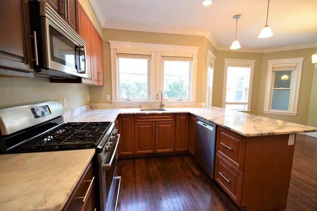 179 Tremont St in Newton, MA - Building Photo