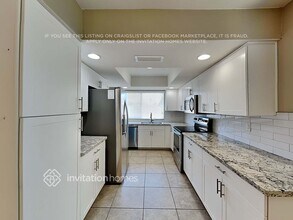 3229 E Emelita Ave in Mesa, AZ - Foto de edificio - Building Photo