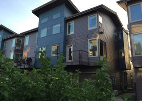 7562 N Burlington Ave in Portland, OR - Building Photo