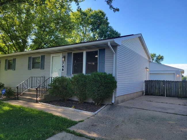 2748 Sandgate Rd in Springfield, IL - Building Photo - Building Photo