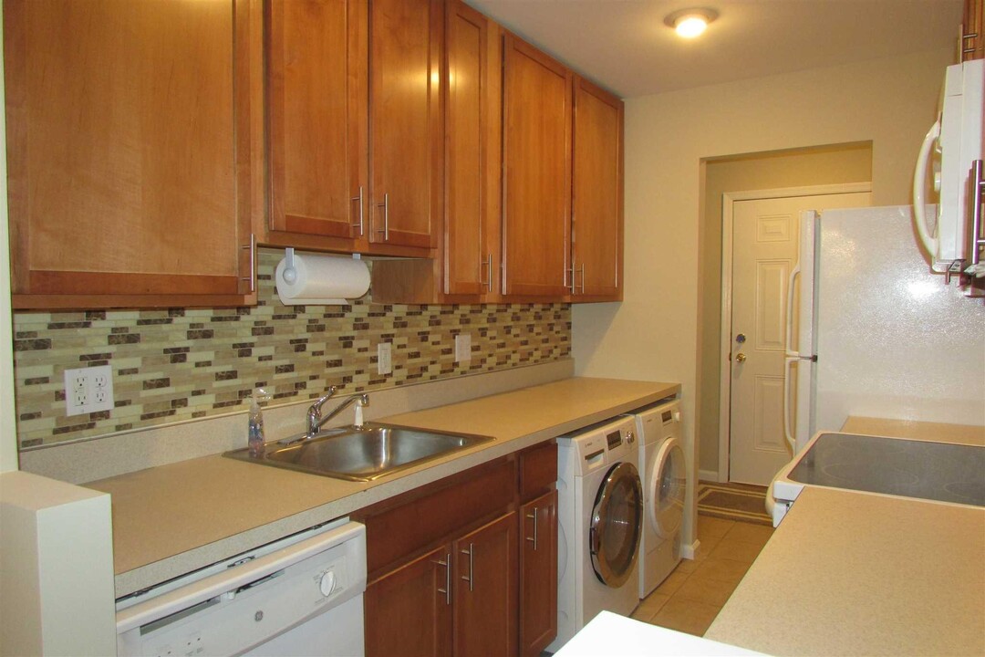 25(2F Village Park Dr in Fishkill, NY - Building Photo