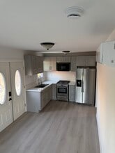 631 N Brierwood Ave in Rialto, CA - Foto de edificio - Building Photo