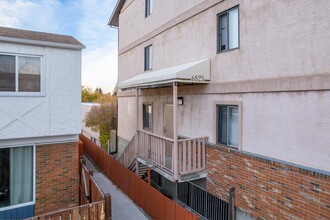 Thorcliffe Mews Condominium in Calgary, AB - Building Photo - Building Photo