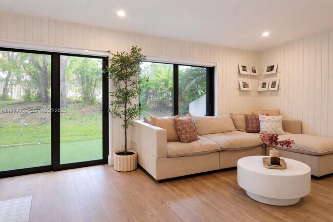 11017 SW 113th Pl in Miami, FL - Building Photo - Building Photo