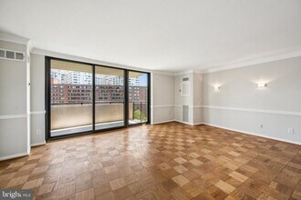 4620 N Park Ave in Chevy Chase, MD - Building Photo - Building Photo
