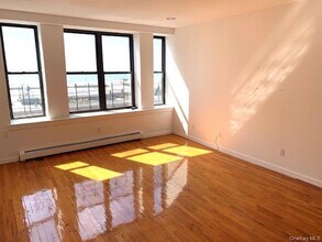 25 W Broadway in Long Beach, NY - Building Photo - Building Photo