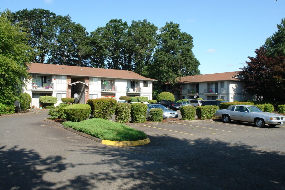 Fernwood Court Apartments in Salem, OR - Foto de edificio