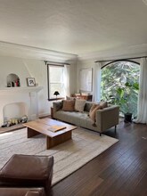 1226 S Orange Grove Ave in Los Angeles, CA - Foto de edificio - Building Photo