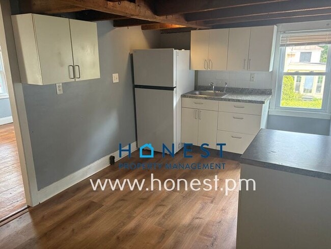 8 Green St in Topsham, ME - Building Photo - Building Photo