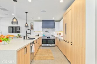 502 E Balboa Blvd in Newport Beach, CA - Building Photo - Building Photo