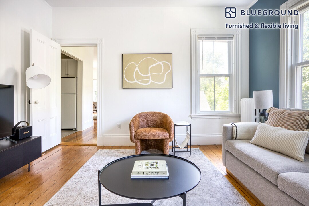 32 Healey St in Cambridge, MA - Building Photo