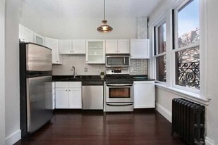 261 Beacon St, Unit 21 Apartamentos