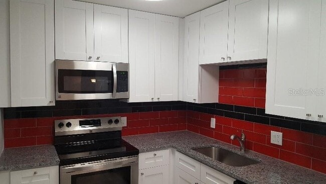 4606 W Gray St in Tampa, FL - Building Photo - Building Photo