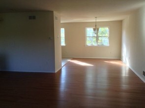 3 Dutch Ln in Hazlet, NJ - Building Photo - Building Photo