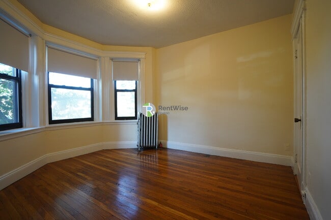 1156 Commonwealth Ave in Boston, MA - Foto de edificio - Building Photo