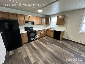 1011 N 2nd St in Aberdeen, SD - Building Photo