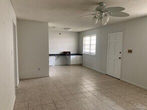 1200 Shoreline Dr in Gulf Breeze, FL - Building Photo - Building Photo