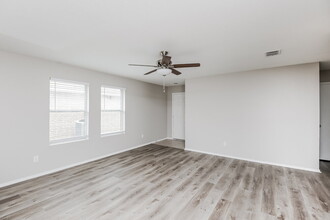 1104 W Cottonwood Dr in Crowley, TX - Building Photo - Building Photo