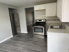 Hillside Gardens in Middletown, CT - Foto de edificio - Interior Photo