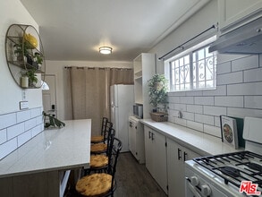 11617 Washington Pl in Los Angeles, CA - Building Photo - Building Photo