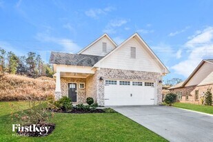 1470 Woodridge Pl in Gardendale, AL - Building Photo