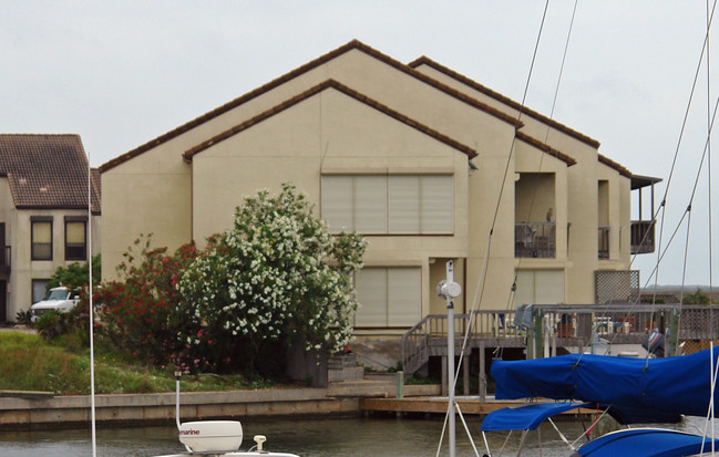 15337-1101-15337-1203 Bonasse Ct in Corpus Christi, TX - Foto de edificio - Building Photo