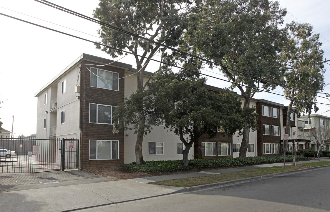 China Clipper Plaza in Alameda, CA - Building Photo