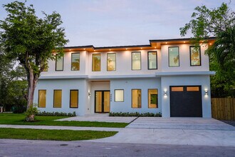 6500 SW 84th St in Miami, FL - Foto de edificio - Building Photo