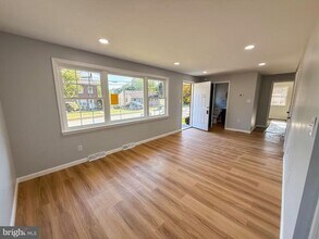 533 E Park St in Elizabethtown, PA - Building Photo - Building Photo