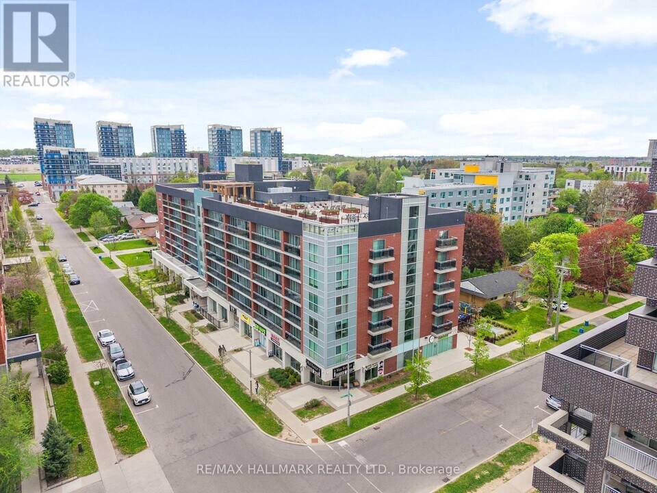 308-308 Lester St in Waterloo, ON - Building Photo