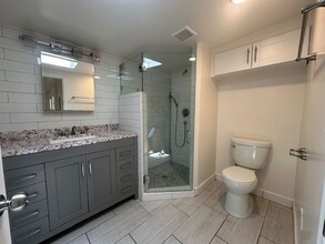 417-417-417-412 Dibblee Ave in Santa Barbara, CA - Building Photo - Building Photo